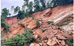 Công bố tình huống khẩn cấp sạt lở đồi đất tại thôn Lùm Nưa, xã Vạn Xuân