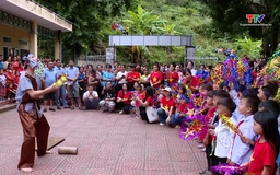 Chung tay mang Tết Trung thu đến với trẻ em vùng cao biên giới