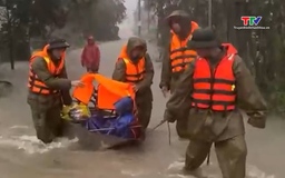Triển khai tối đa lực lượng cứu nạn cứu hộ, ứng phó bão số 10