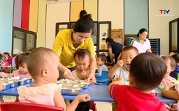 Nỗ lực tổ chức bán trú tại các trường mầm non vùng cao