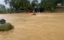 Nhiều tuyến đường trên địa bàn miền núi bị sạt lở, ngập lụt, giao thông chia cắt