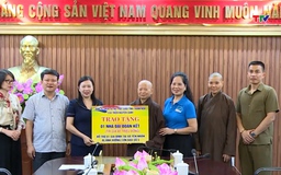 Ủy ban Mặt trận Tổ quốc tỉnh Thanh Hoá tiếp nhận ủng hộ khắc phục hậu quả bão số 5