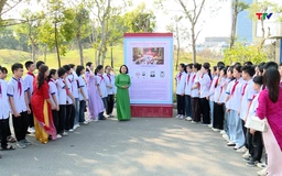 Triển lãm tranh cổ động chào mừng Đại hội đại biểu toàn quốc lần thứ XIV của Đảng