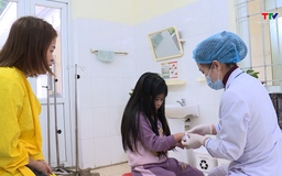 Chủ động phòng bệnh cho trẻ trong mùa đông xuân