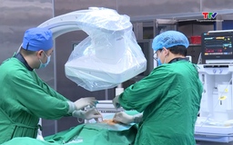 Trên 1.200 bệnh nhân được phẫu thuật hình thân đốt sống bằng bơm xi măng sinh học 