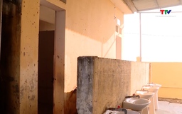 Nỗi ám ảnh mang tên “Nhà vệ sinh trường học”