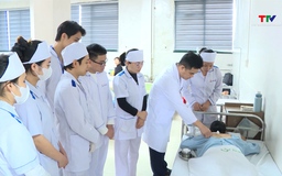 Chú trọng đào tạo nguồn nhân lực y học cổ truyền 