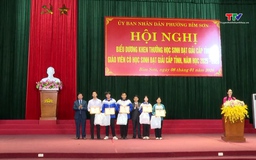Phường Bỉm Sơn biểu dương học sinh và giáo viên có thành tích xuất sắc 
