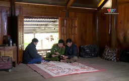 Bản xa vui đón sóng