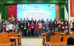 Hiệp hội doanh nghiệp tỉnh tặng quà tết cho người có hoàn cảnh khó khăn