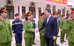 Phó Bí thư Thường trực Tỉnh ủy Nguyễn Hồng Phong kiểm tra việc thực hiện nhiệm vụ và chúc Tết một số đơn vị