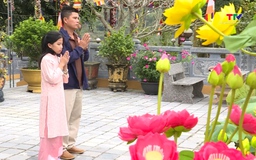 Lễ chùa  đầu năm - Nét đẹp văn hóa của người Việt