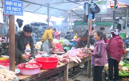 Hàng hóa dồi dào, giá cả ổn định những ngày đầu năm mới