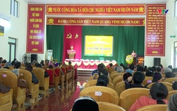 Xã Thọ Lập trao quà cho các hộ dân có hoàn cảnh khó khăn