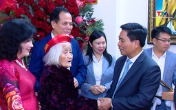 Bí thư Tỉnh ủy Nguyễn Doãn Anh chúc Tết các gia đình chính sách