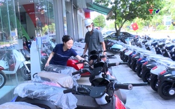 Giá xe máy giảm sâu, thị trường sôi động dịp tết Nguyên Đán