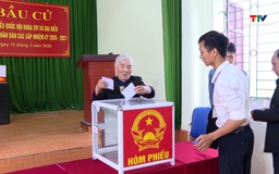 Cử tri xã Tân Ninh tham gia bầu cử