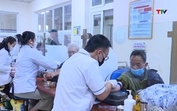 Đề xuất từ 2026 khám sức khỏe định kỳ miễn phí cho người cao tuổi, hộ nghèo