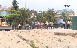 Khẩn trương khắc phục sạt lở bờ kè biển Hải Tiến 