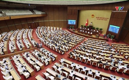 Quốc hội thông qua Nghị quyết về giảm thuế với 
xăng dầu
