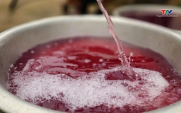 Nước giếng tại xã Thạch Quảng chuyển màu tím, bốc mùi hôi tanh 