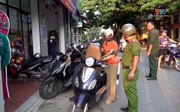 Công an phường Đông Quang giải tỏa hành lang giao thông