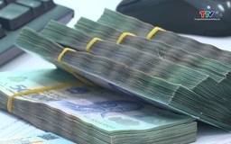 Giữ ổn định lãi suất hỗ trợ tăng trưởng