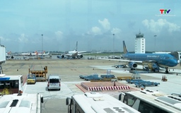 Bộ Xây dựng tính phương án tăng giá trần vé máy bay nội địa