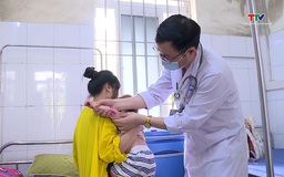 Cảnh báo biến chứng nguy hiểm do dịch bệnh tay chân miệng ở trẻ nhỏ