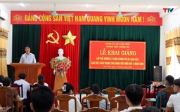 Khai giảng lớp bồi dưỡng lý luận chính trị cho đảng viên mới 