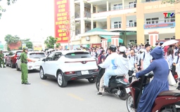 Đảm bảo giao thông, chống ùn tắc tại các cổng trường học