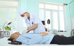 Cảnh báo liệt dây thần kinh số 7 do sốc nhiệt vào mùa hè