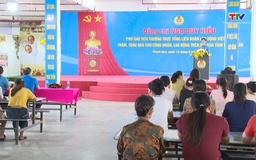 Tặng quà đoàn viên, người lao động khó khăn tại Thanh Hóa