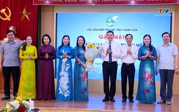 Gặp mặt đoàn đại biểu phụ nữ Thanh Hóa dự Đại hội toàn quốc
