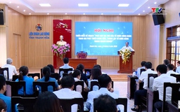 Phát huy vai trò công đoàn tham gia phát triển Đảng 
trong doanh nghiệp
