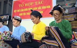Lặng thầm giữ sắc màu văn hóa