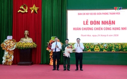 Trao tặng huân chương chiến công hạng Nhì cho Chỉ huy trưởng Bộ đội Biên phòng tỉnh Thanh Hóa