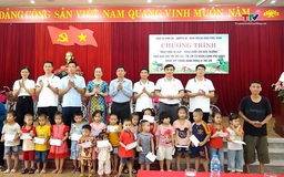 Bệnh viện Đa khoa Phúc Thịnh trao 40 suất quà cho trẻ em có hoàn cảnh khó khăn