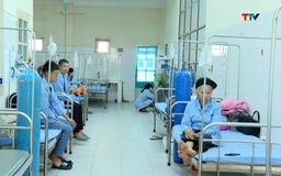 Bệnh viện Đa khoa Mường Lát xuống cấp nghiêm trọng