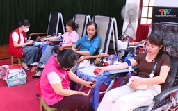 Gần 250 đoàn viên công đoàn phường Quảng Phú tham gia hiến máu tình nguyện
