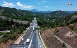 Cấm nhiều loại phương tiện lưu thông trên cao tốc La Sơn - Hòa Liên để xử lý sạt lở