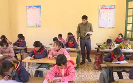 Các trường học vùng cao Yên Khương chống rét cho học sinh