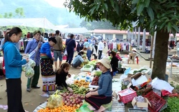 Phiên chợ đoàn kết Việt - Lào