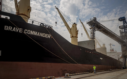 Chuyến tàu chở lương thực cứu trợ đầu tiên của LHQ chuẩn bị rời cảng Ukraina tới Châu Phi