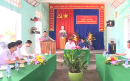Trưởng ban Quản lý Khu Kinh tế Nghi Sơn và các Khu công nghiệp tỉnh dự sinh hoạt chi bộ tổ dân phố
