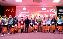 Công ty Cổ phần Tập đoàn Tiên Sơn Thanh Hoá tặng quà Tết cho công nhân