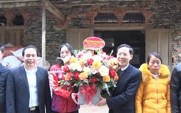 Phó Chủ tịch UBND tỉnh Đầu Thanh Tùng thăm, chúc tết gia đình Vận động viên Cao Thị Duyên