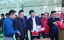 Đồng chí Phó Trưởng Đoàn đại biểu Quốc hội tỉnh thăm, kiểm tra tình hình sản xuất và đời sống của Nhân dân huyện Nông Cống