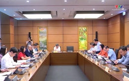 Đoàn đại biểu Quốc hội tỉnh Thanh Hóa tham gia thảo luận tại tổ
