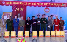 Chỉ huy trưởng Bộ chỉ huy quân sự tỉnh Thanh Hoá Lê Văn Diện dự ngày Hội Đại đoàn kết toàn Dân tộc tại huyện Như Thanh
